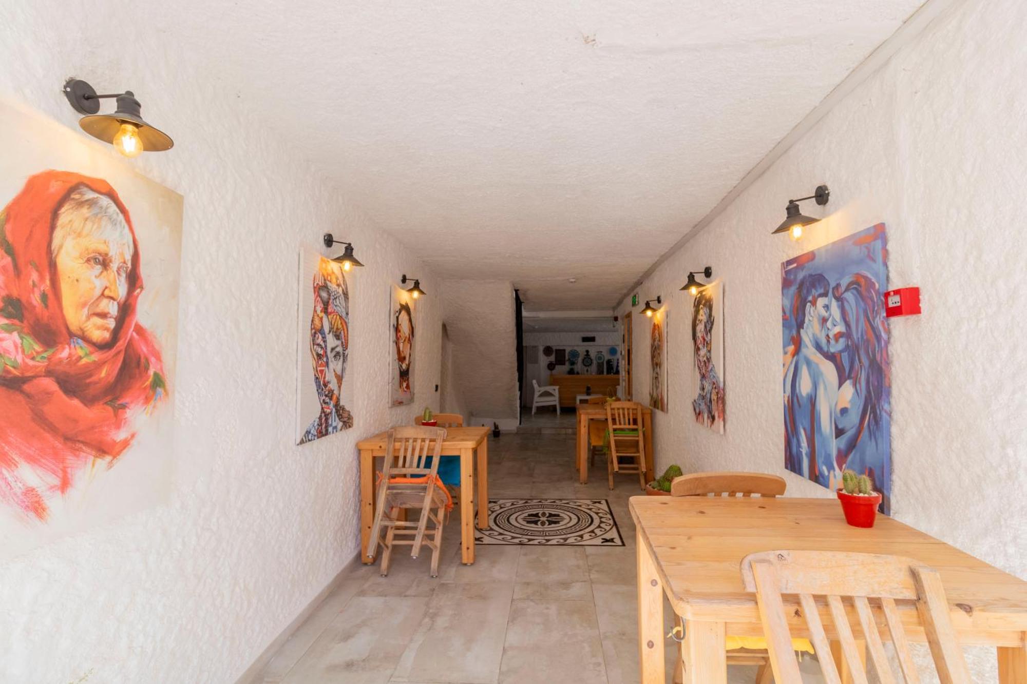 Alacati Gazde/Camere de închiriat