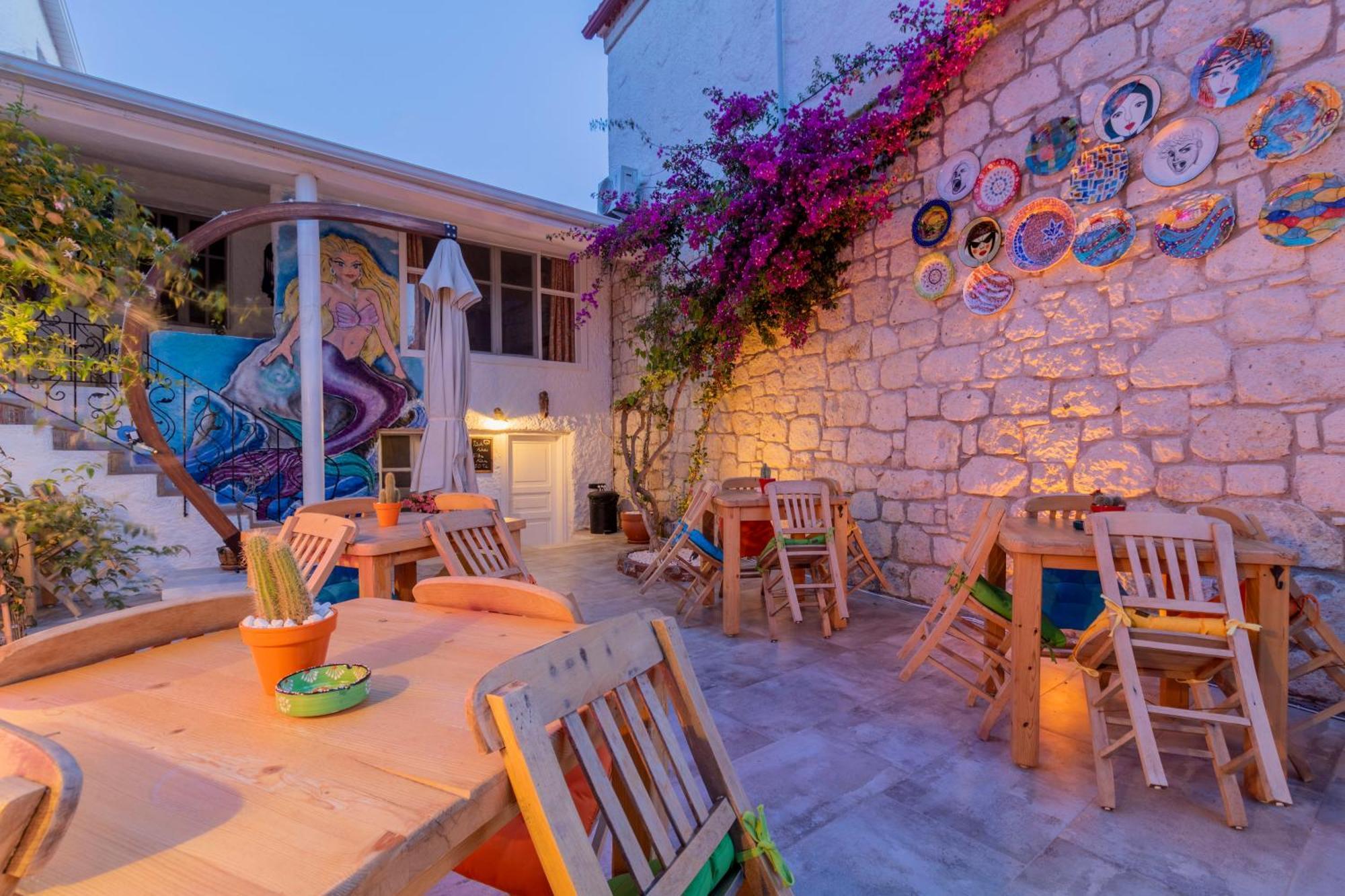 Alacati Gazde/Camere de închiriat *